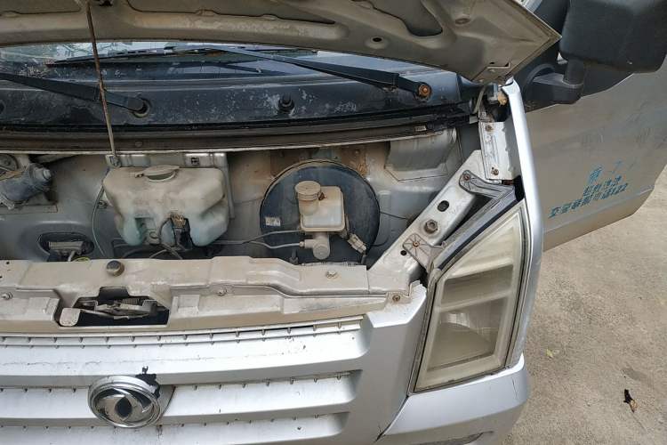 Used Dongfeng Xiaokang C37 2012 1.4L Standard Edition DK13-06 Engine Bay Left