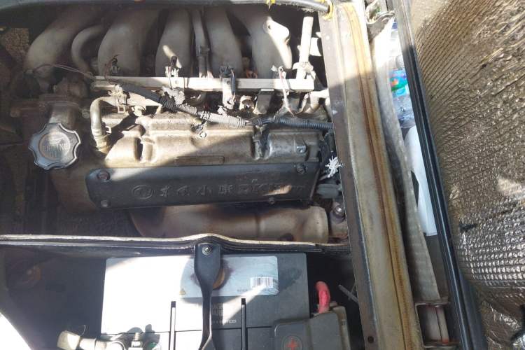 Used Dongfeng Xiaokang C37 2012 1.4L Standard Edition DK13-06 Engine Bay Left