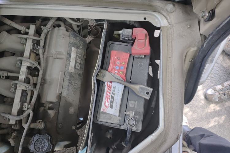 Used Dongfeng Xiaokang C37 2012 1.4L Comfort Version DK13-06 Engine Bay Left