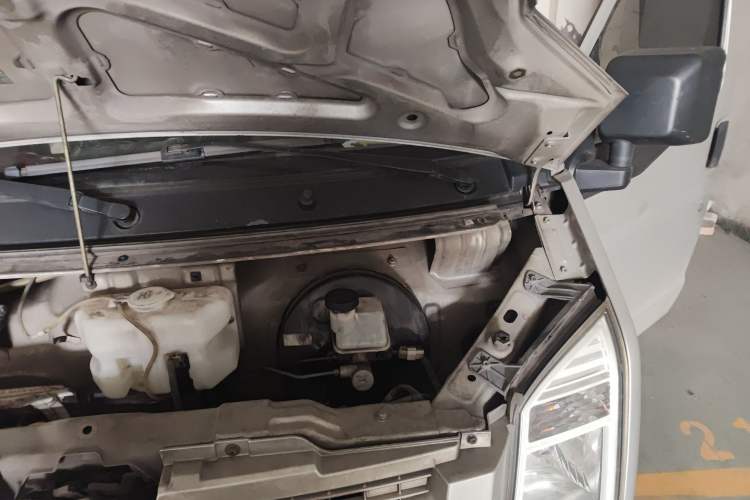 Used Dongfeng Xiaokang C37 2012 1.4L Entrepreneur II Type DK13-06 Engine Bay Left