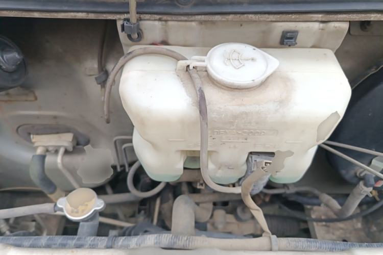 Used Dongfeng Xiaokang C37  Engine Bay