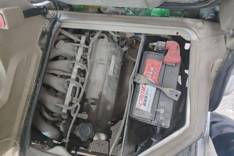 Used Dongfeng Xiaokang C37 2012 1.4L Comfort Version DK13-06 Engine Bay