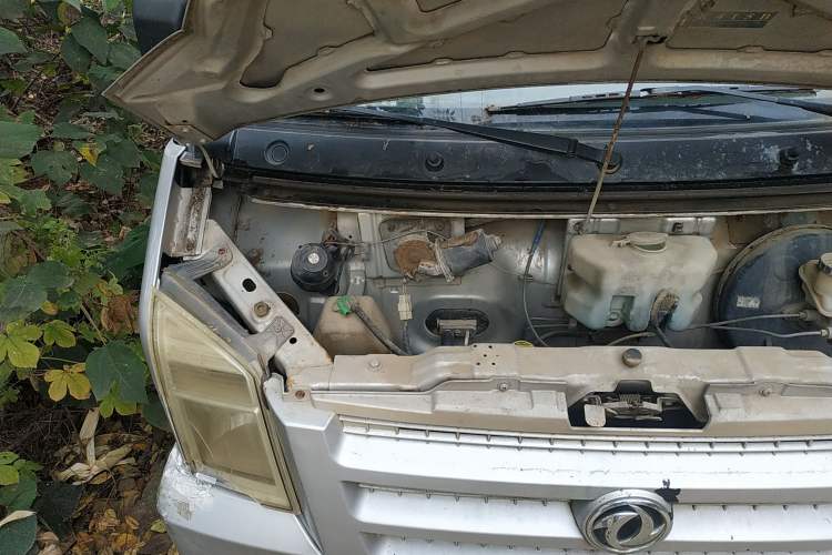 Used Dongfeng Xiaokang C37 2012 1.4L Standard Edition DK13-06 Engine Bay Right