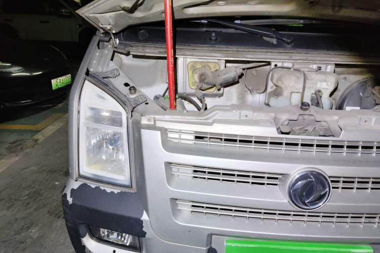Used Dongfeng Xiaokang C37 2012 1.4L Comfort Version DK13-06 Engine Bay Right