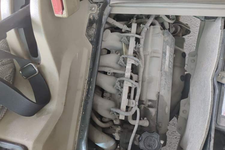 Used Dongfeng Xiaokang C37 2012 1.4L Comfort Version DK13-06 Engine Bay Right