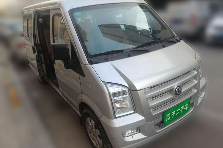 Used Dongfeng Xiaokang C37 2012 1.4L Comfort Version DK13-06 Front Right 45 Deg