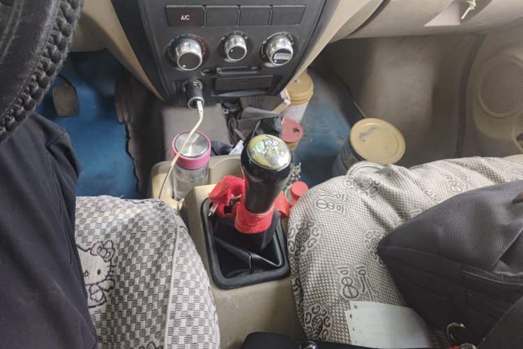 Used Dongfeng Xiaokang C37 2012 1.4L Comfort Version DK13-06 Gear Lever
