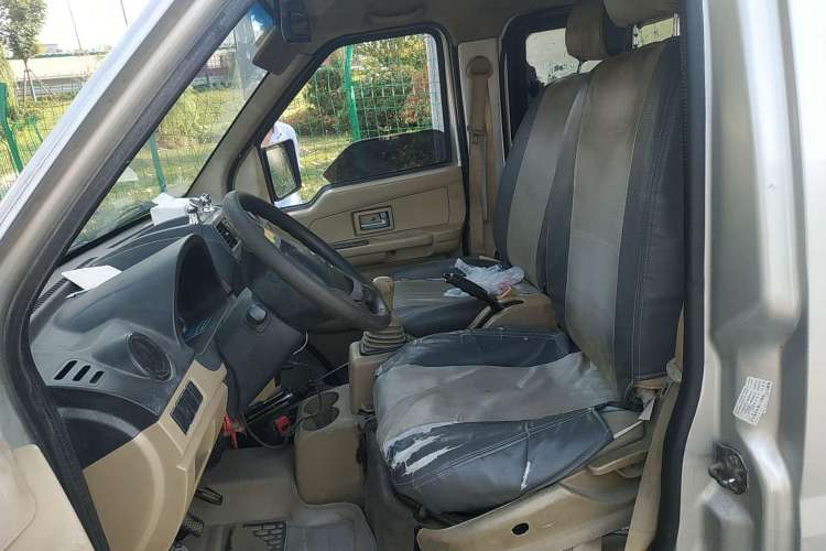Used Dongfeng Xiaokang C37 2012 1.4L Standard Edition DK13-06 Left Front Seat