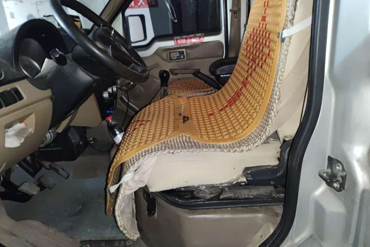 Used Dongfeng Xiaokang C37 2012 1.4L Entrepreneur II Type DK13-06 Left Front Seat
