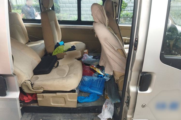 Used Dongfeng Xiaokang C37 2012 1.4L Standard Edition DK13-06 Left Rear Seat