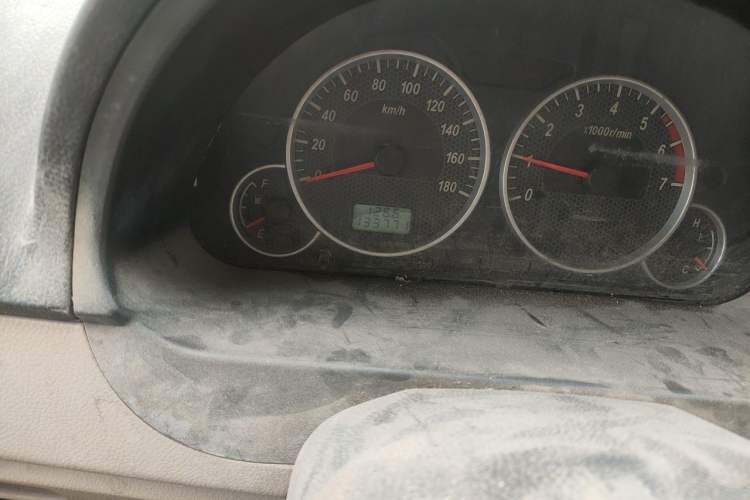 Used Dongfeng Xiaokang C37 2012 1.4L Standard Edition DK13-06 Odometer Close Up
