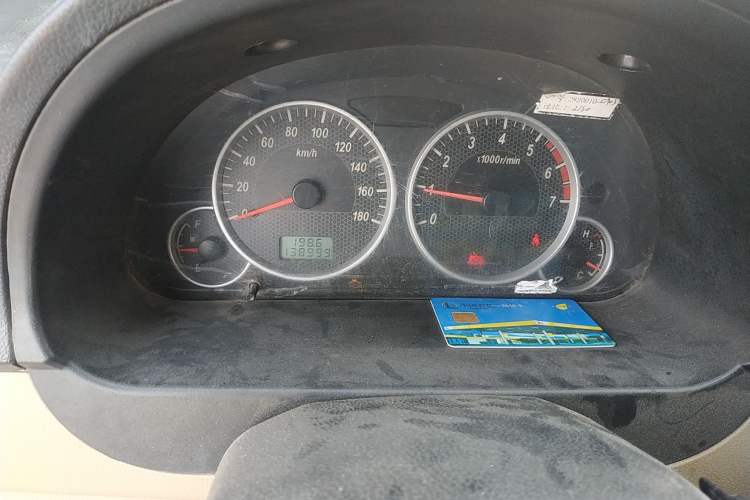 Used Dongfeng Xiaokang C37 2012 1.4L Standard Edition DK13-06 Odometer Close Up