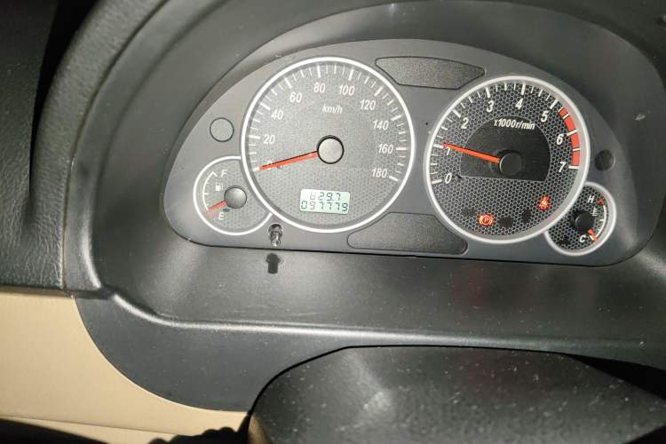 Used Dongfeng Xiaokang C37 2012 1.4L Comfort Version DK13-06 Odometer Close Up