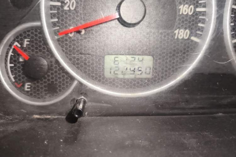 Used Dongfeng Xiaokang C37 2012 1.4L Comfort Version DK13-06 Odometer Close Up
