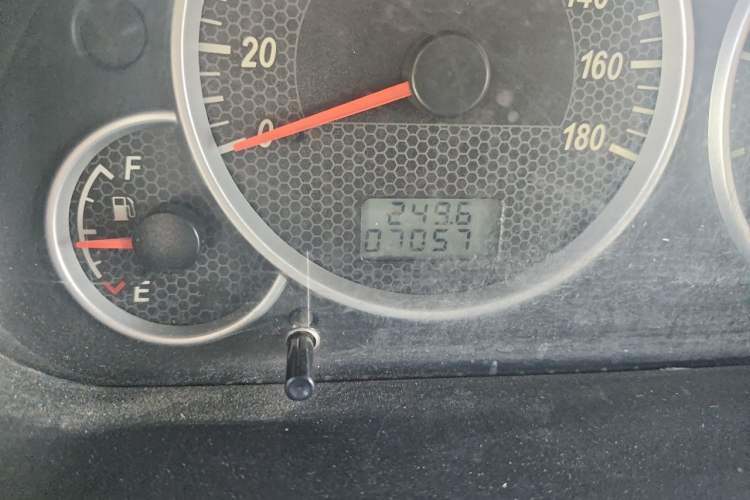 Used Dongfeng Xiaokang C37 2012 1.4L Standard Edition DK13-06 Odometer Close Up
