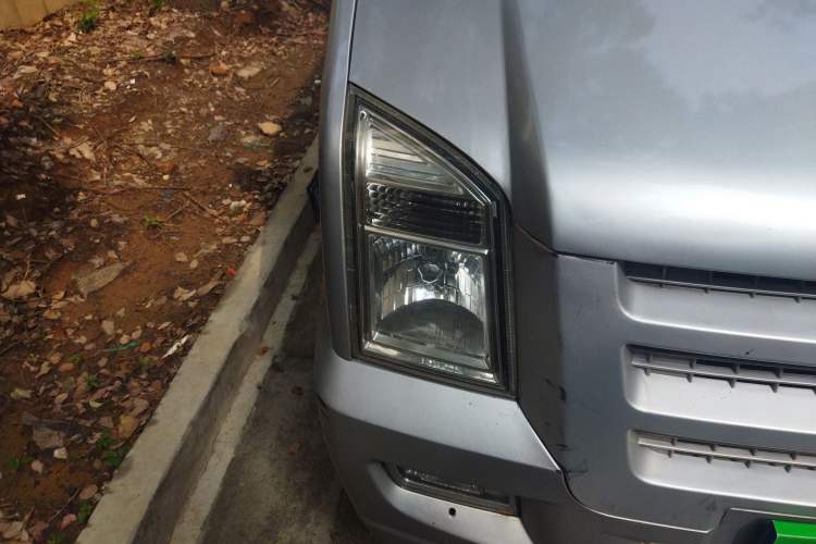 Used Dongfeng Xiaokang C37 2012 1.4L Standard Edition DK13-06 Right Front Headlight