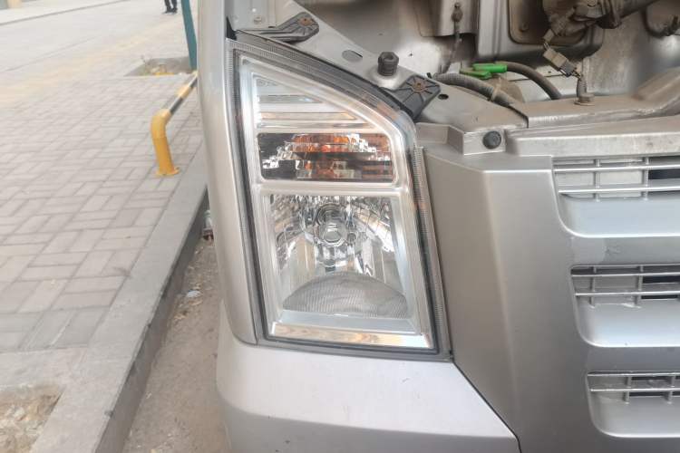 Used Dongfeng Xiaokang C37 2012 1.4L Comfort Version DK13-06 Right Front Headlight