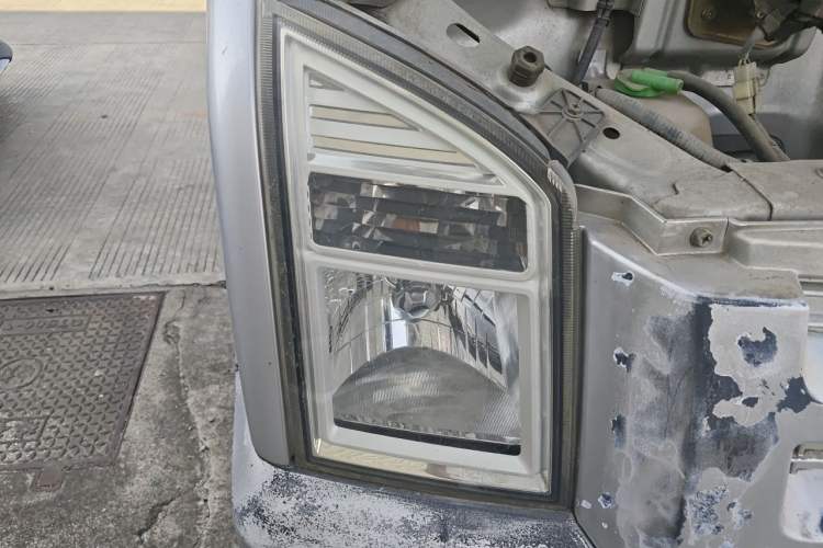 Used Dongfeng Xiaokang C37 2012 1.4L Standard Edition DK13-06 Right Front Headlight