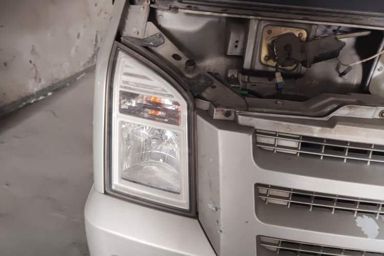 Used Dongfeng Xiaokang C37 2012 1.4L Entrepreneur II Type DK13-06 Right Front Headlight