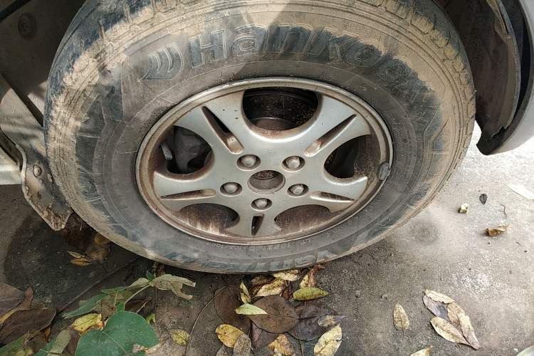 Used Dongfeng Xiaokang C37 2012 1.4L Standard Edition DK13-06 Right Front Wheel Hub