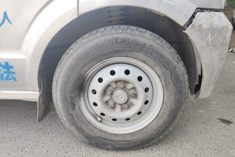 Used Dongfeng Xiaokang C37 2012 1.4L Comfort Version DK13-06 Right Front Wheel Hub