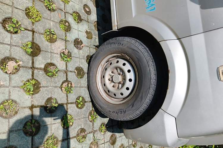 Used Dongfeng Xiaokang C37 2012 1.4L Comfort Version DK13-06 Right Front Wheel Hub