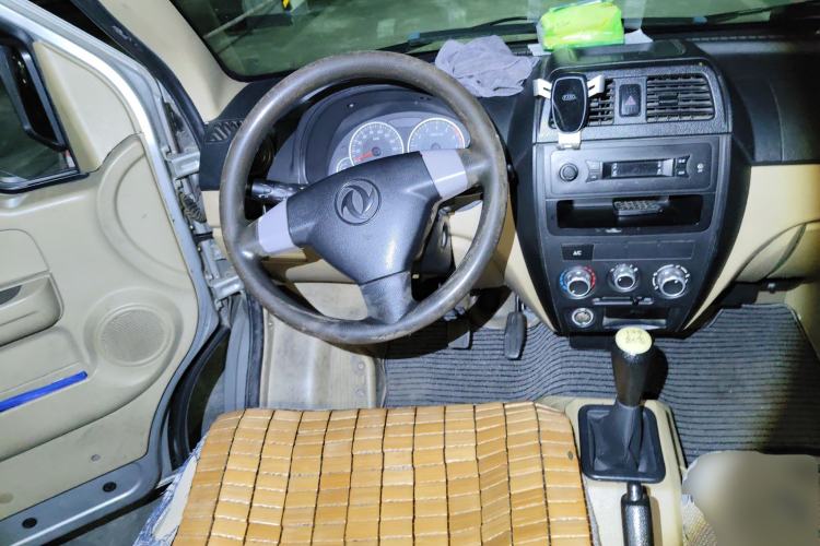 Used Dongfeng Xiaokang C37 2012 1.4L Comfort Version DK13-06 Steering Wheel