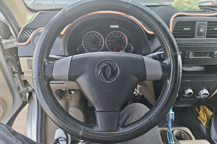 Used Dongfeng Xiaokang C37 2012 1.4L Standard Edition DK13-06 Steering Wheel