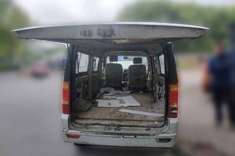 Used Dongfeng Xiaokang C37 2012 1.4L Standard Edition DK13-06 Trunk