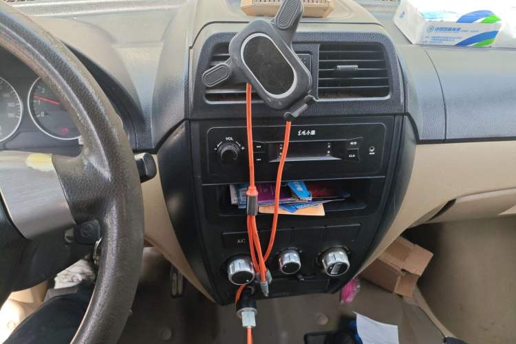Used Dongfeng Xiaokang C37 2012 1.4L Entrepreneur II Type DK13-06 Audio And AC Panel