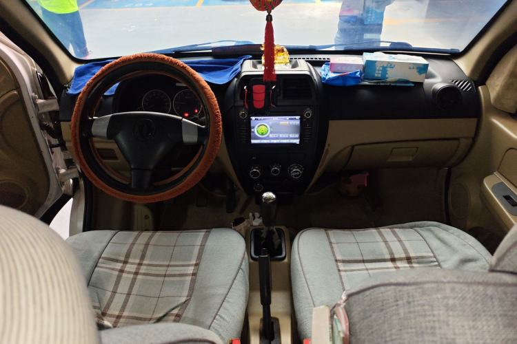 Used Dongfeng Xiaokang C37 2012 1.4L Entrepreneur II Type DK13-06 Center Console