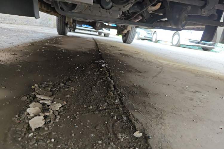 Used Dongfeng Xiaokang C37 2012 1.4L Entrepreneur II Type DK13-06 Chassis Front
