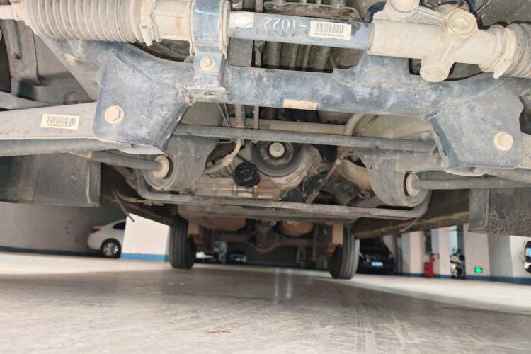 Used Dongfeng Xiaokang C37 2012 1.4L Entrepreneur II Type DK13-06 Chassis Front