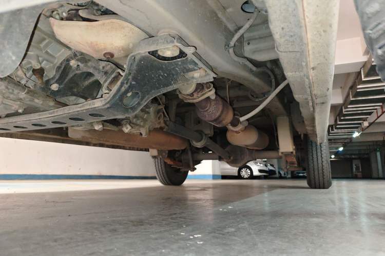 Used Dongfeng Xiaokang C37 2012 1.4L Entrepreneur II Type DK13-06 Chassis Front Left