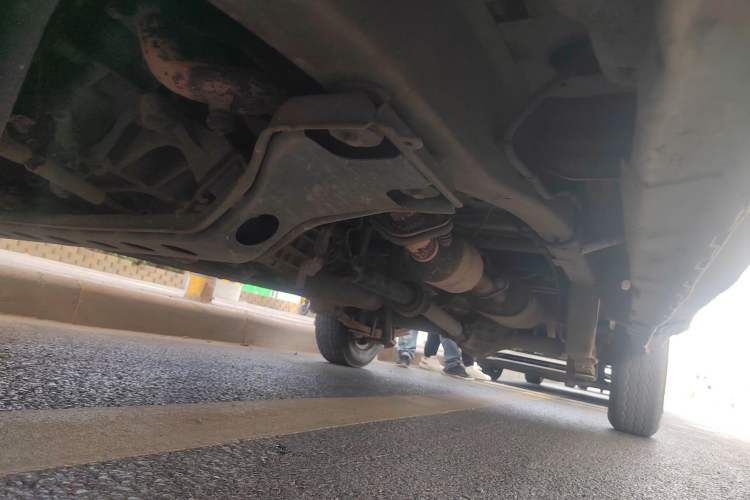Used Dongfeng Xiaokang C37 2012 1.4L Standard Edition DK13-06 Chassis Front Left