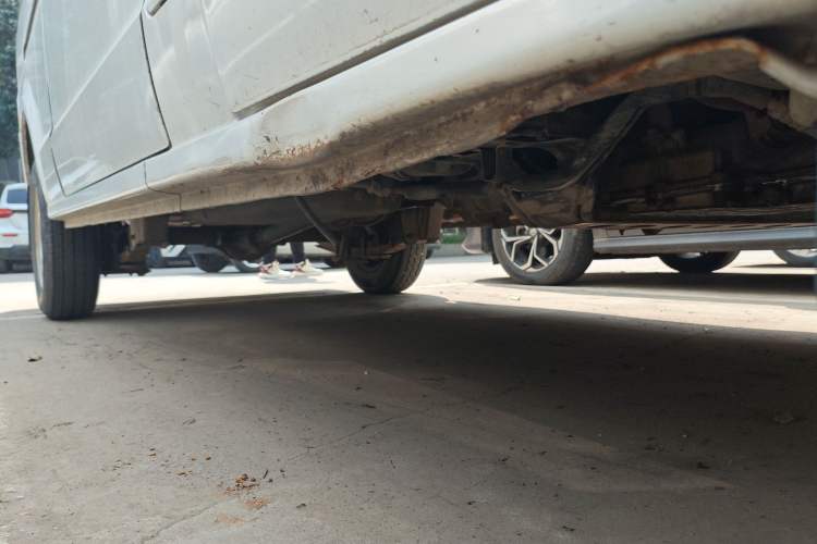 Used Dongfeng Xiaokang C37 2012 1.4L Entrepreneur II Type DK13-06 Chassis Front Right