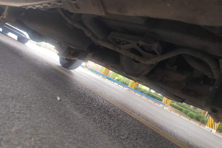 Used Dongfeng Xiaokang C37 2012 1.4L Standard Edition DK13-06 Chassis Front Right