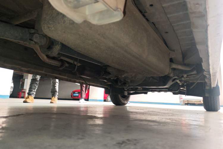 Used Dongfeng Xiaokang C37 2012 1.4L Entrepreneur II Type DK13-06 Chassis Rear Right