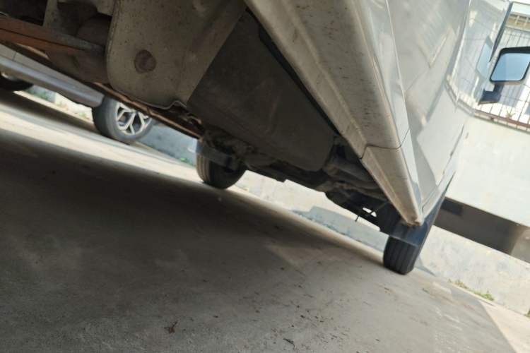 Used Dongfeng Xiaokang C37 2012 1.4L Entrepreneur II Type DK13-06 Chassis Rear Right