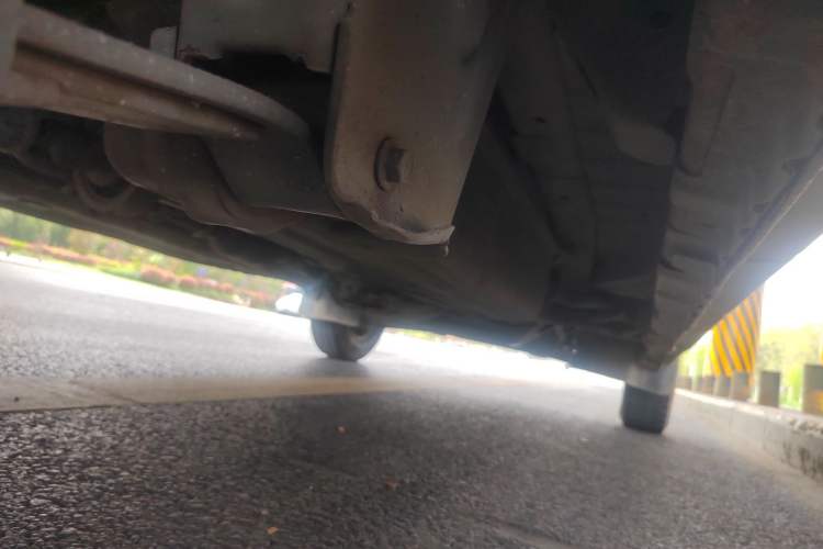 Used Dongfeng Xiaokang C37 2012 1.4L Standard Edition DK13-06 Chassis Rear Right
