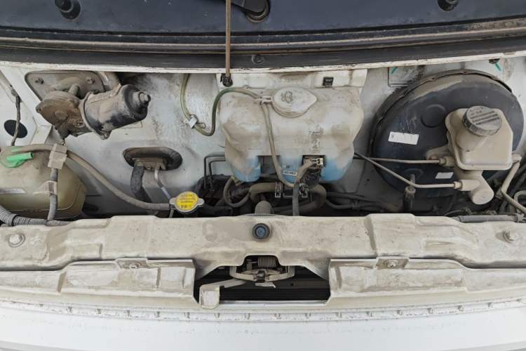Used Dongfeng Xiaokang C37 2012 1.4L Entrepreneur II Type DK13-06 Engine Bay