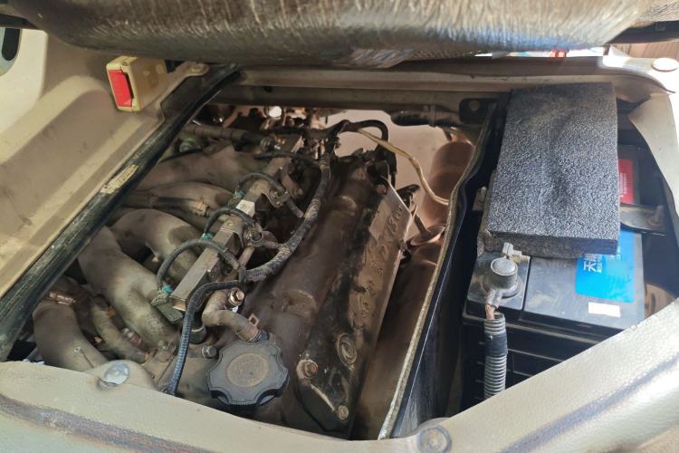 Used Dongfeng Xiaokang C37 2012 1.4L Entrepreneur II Type DK13-06 Engine Bay