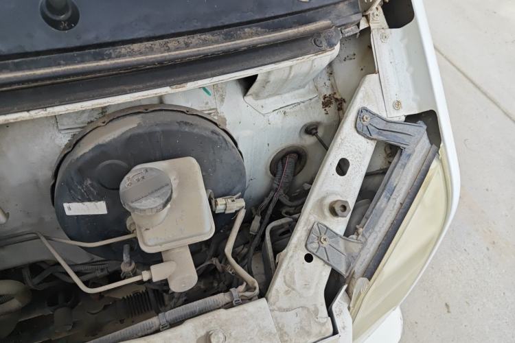 Used Dongfeng Xiaokang C37 2012 1.4L Entrepreneur II Type DK13-06 Engine Bay Left