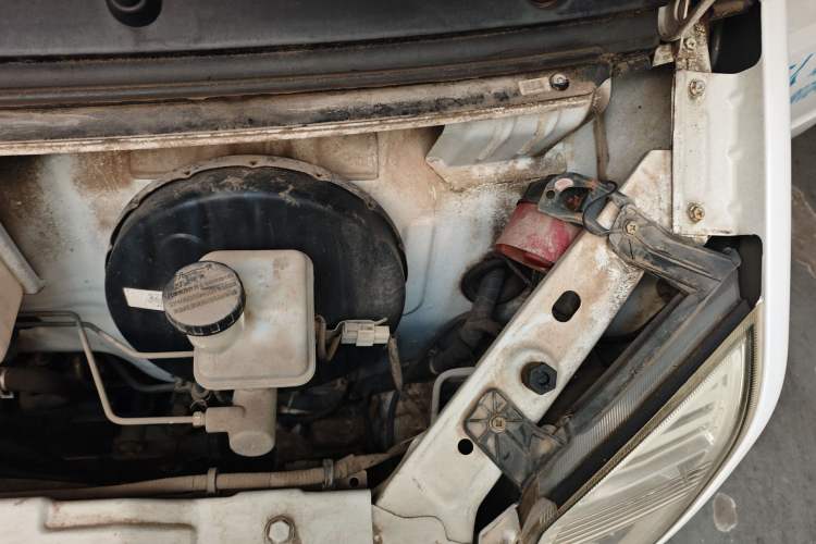 Used Dongfeng Xiaokang C37 2012 1.4L Entrepreneur II Type DK13-06 Engine Bay Left