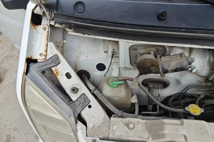 Used Dongfeng Xiaokang C37 2012 1.4L Entrepreneur II Type DK13-06 Engine Bay Right