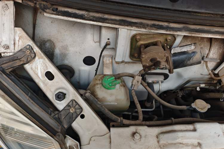 Used Dongfeng Xiaokang C37 2012 1.4L Entrepreneur II Type DK13-06 Engine Bay Right