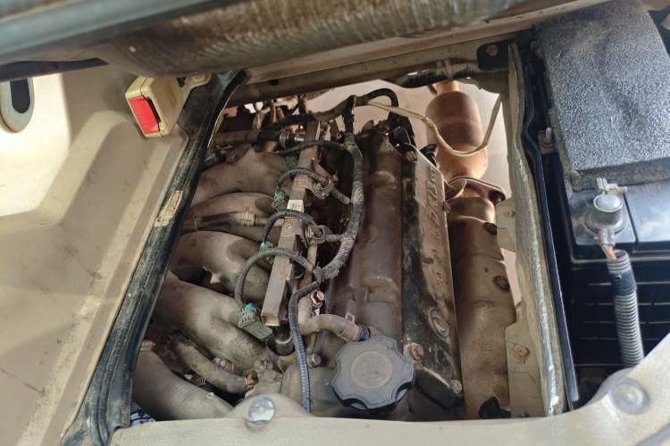 Used Dongfeng Xiaokang C37 2012 1.4L Entrepreneur II Type DK13-06 Engine Bay Right