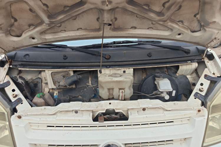 Used Dongfeng Xiaokang C37 2012 1.4L Entrepreneur II Type DK13-06 Engine Bay