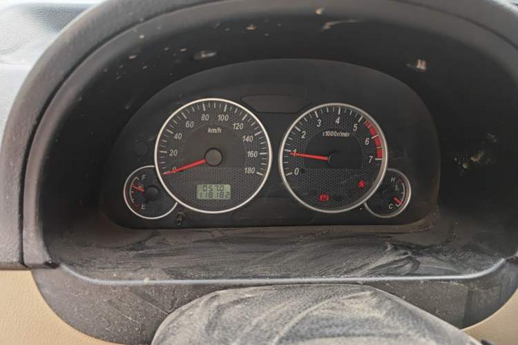 Used Dongfeng Xiaokang C37 2012 1.4L Entrepreneur II Type DK13-06 Instrument Cluster