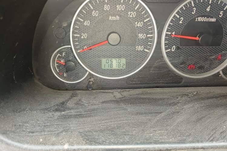 Used Dongfeng Xiaokang C37 2012 1.4L Entrepreneur II Type DK13-06 Odometer Close Up